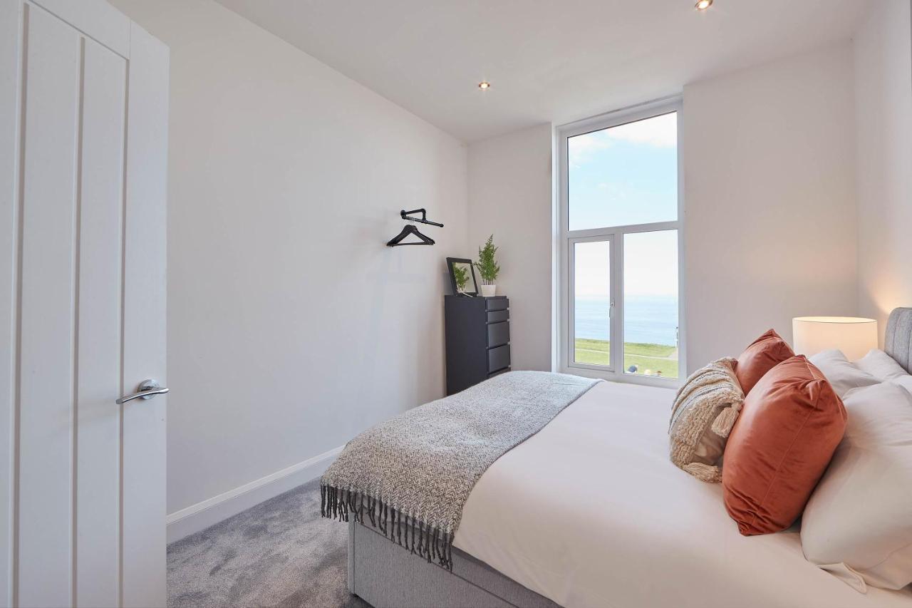 Apartment Host & - & Surf *