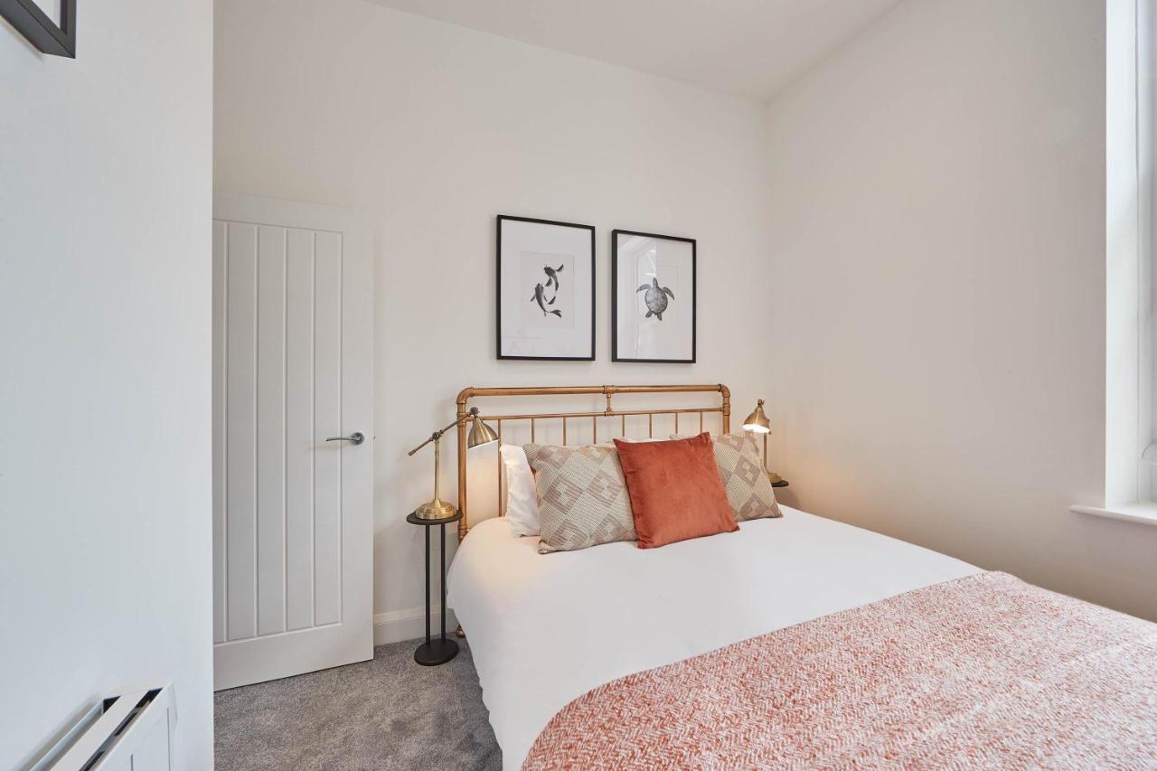 Apartment Host & - & Surf Whitby